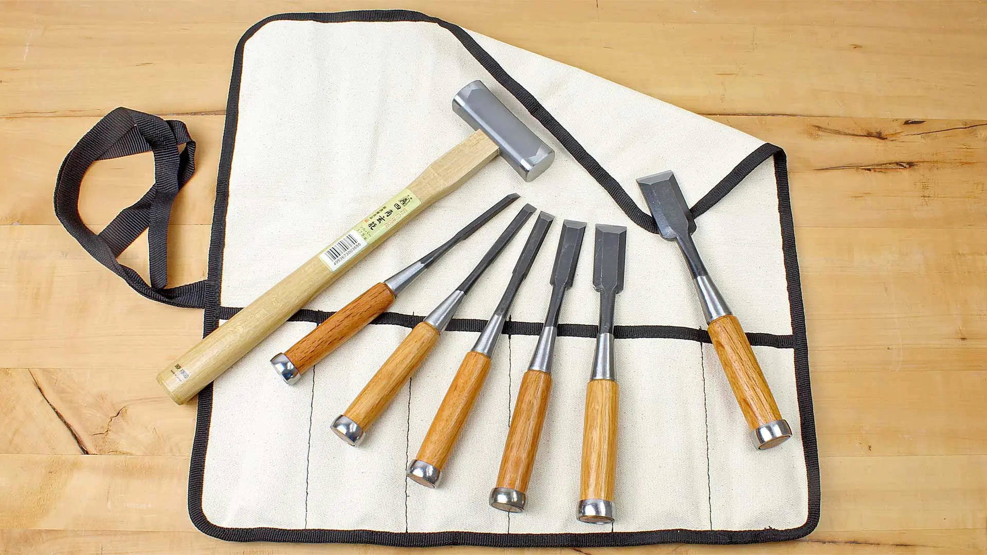 Set of 6 Japanese Chisels 6-9-12-18-24-30 mm in Canvas-Tool Roll HIKOZA and 1 Jap. Hammer Nr. 309705