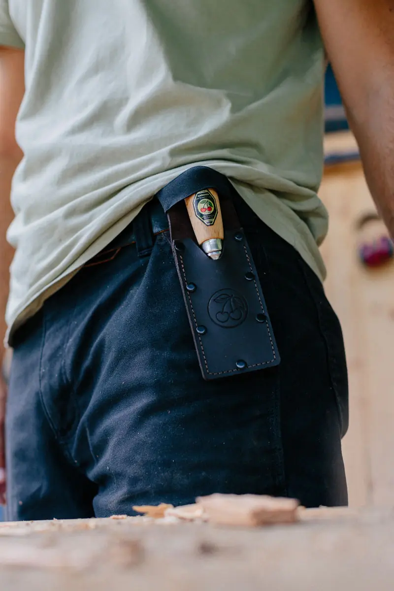 Short Bent Gouge 35 mm in Leather Holster with Beech Handle KIRSCHEN