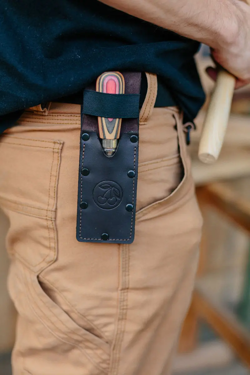 W.I.N.A.C. Short Chisel 35 mm in Leather Holster with Skateboard Handle CHERRIES