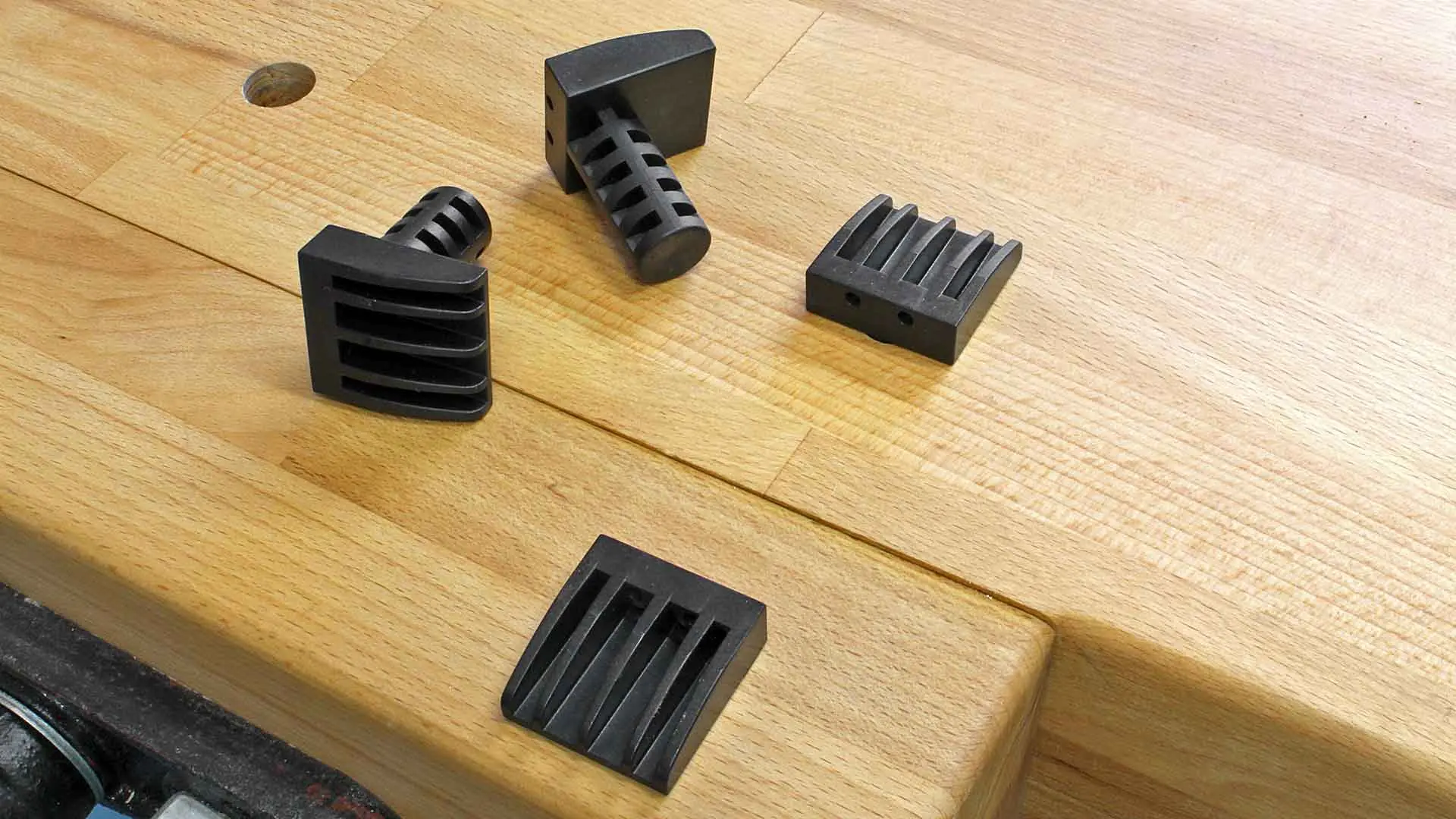 Plastic Bench Dogs 4 Piece Set Shaft Diameter 3/4 inch (19 mm) Shaft Length 1-1/2 inch (38 mm)