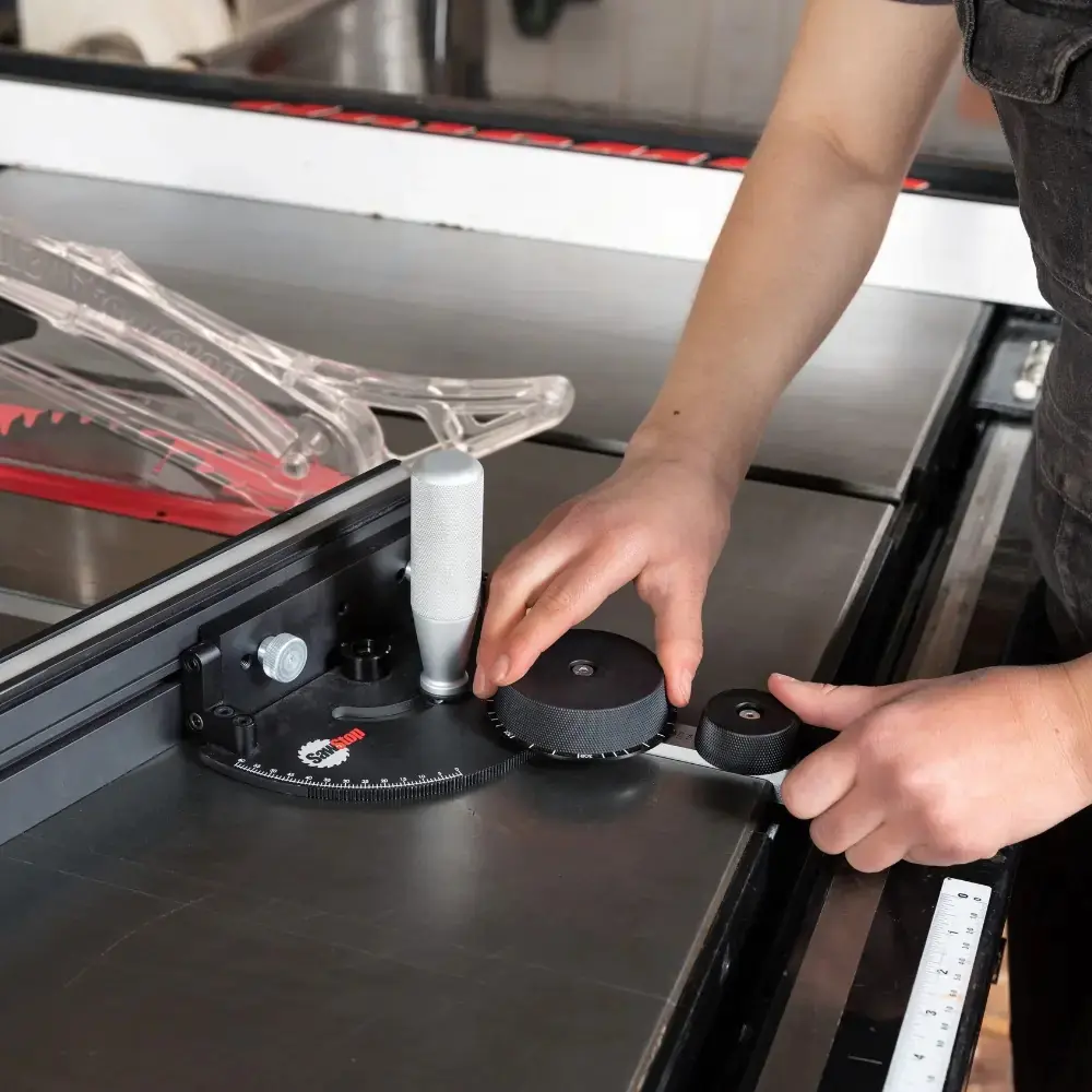 REVOLUTION Miter Gauge with Fine Adjustment SawStop