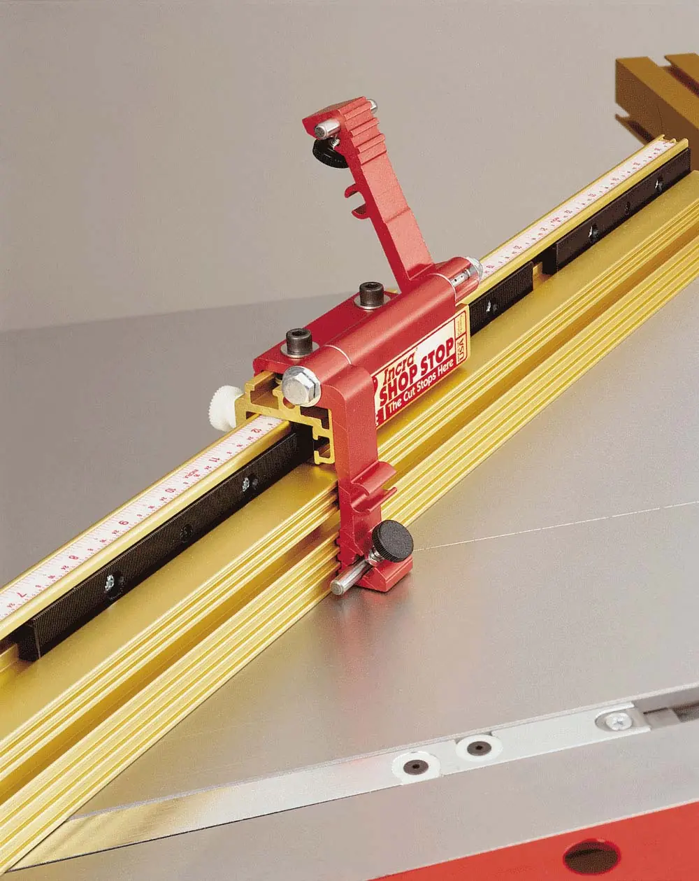 INCRA Miter 5000 with Telescoping Flip Fence 1625 mm - Flip Shop Stop - 2MDF Sled Panels - 2 embedded T-Tracks Metric Version INCRA Miter 5000 with Telescoping Flip Fence 1625 mm - Flip Shop Stop - 2MDF Sled Panels - 2 embedded T-Tracks Metric Version