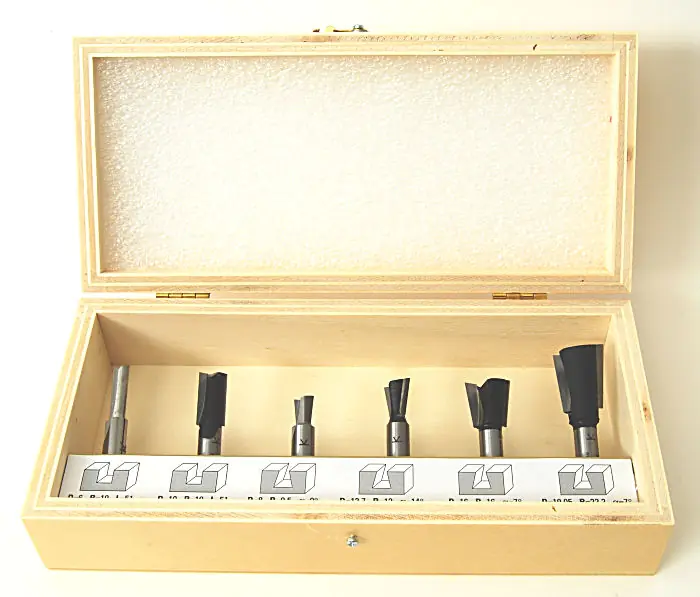 Set of 6 Router Bits (Mixed Set 3) in wooden Box cons. of 2 Straight Cutters 6-10 mm and 4 Dovetail Bits 8mm/9°-12.7 mm/14°-16mm/7°-19.05mm/7° KLEIN