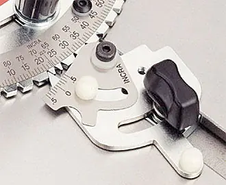 INCRA Miter 1000SE with Track Fence 18 - 31 in. = 457 - 787 mm with Sliding Stop and Telescopic Fence INCRA Miter 1000SE with Track Fence 18 - 31 in. = 457 - 787 mm with Sliding Stop and Telescopic Fence