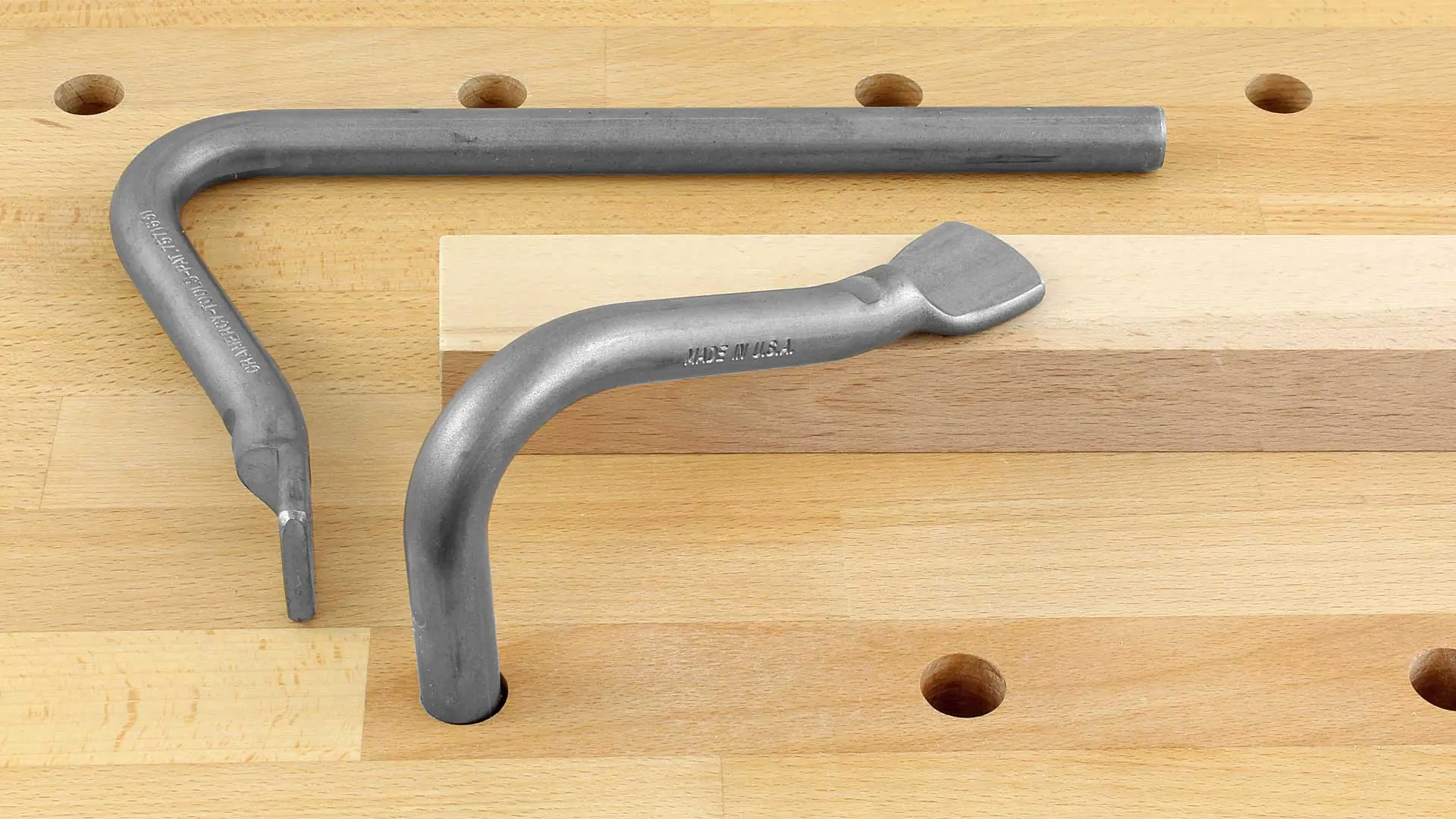 Holdfast for round Holes Dia 3/4 inch = 19 mm GRAMERCY TOOLS