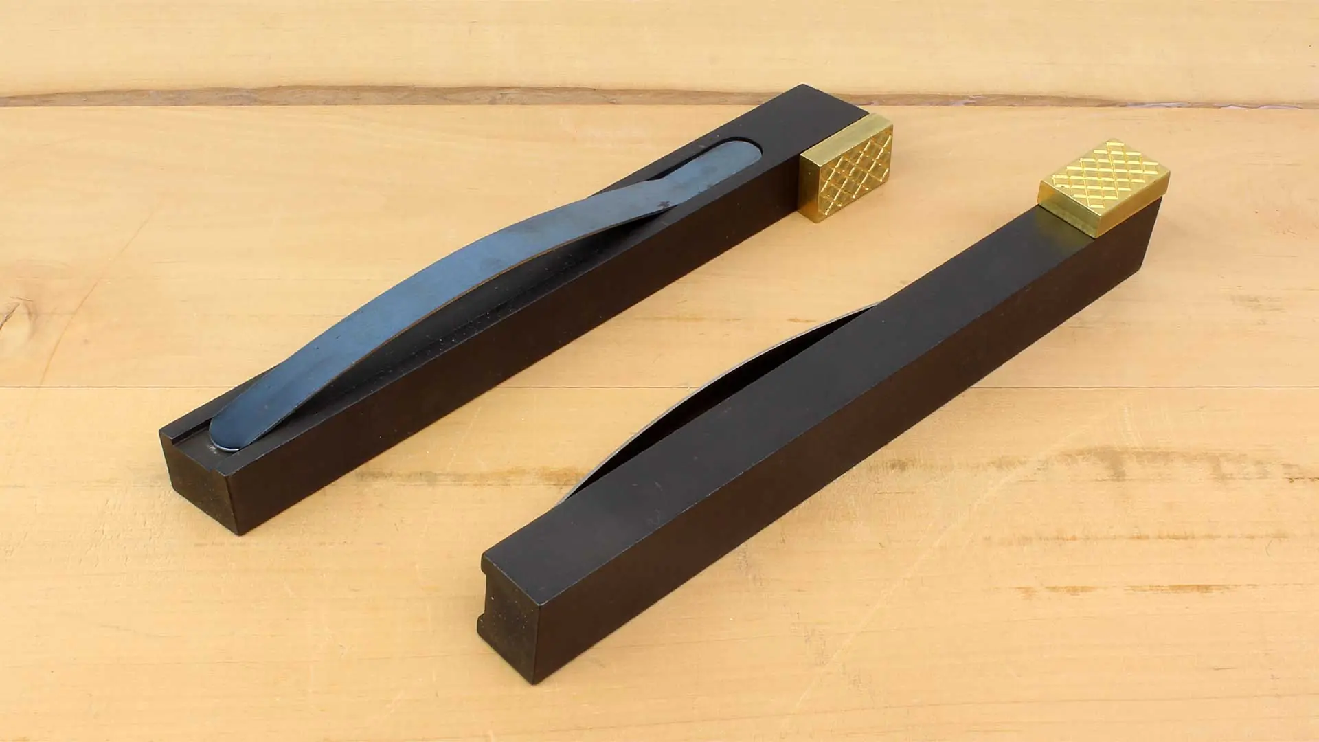 Traditional Bench Dogs (Pair) VERITAS
