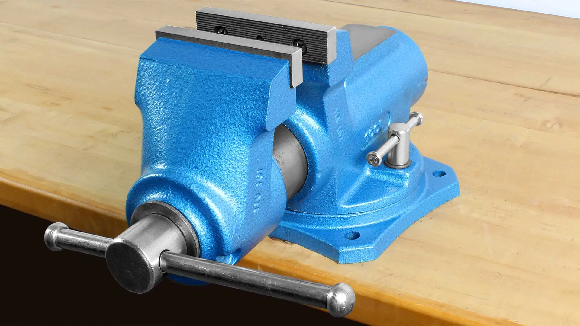 Mechanic's Bench Vice with exchangeable Steel Jaws 125 mm with Swivelling Base with Peining Anvil with V-Groove YORK Lux T