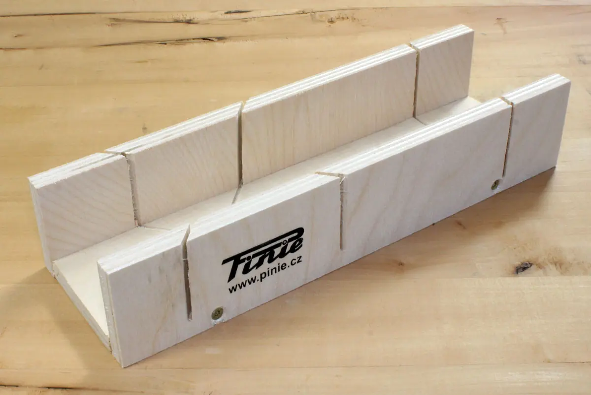 Mitre Box made of Beech wood base, MDF side panels 250x57x40mm PINIE