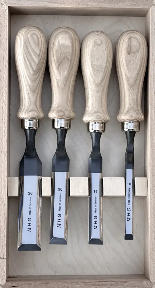 Set of 4 Cranked Paring Chisel with round handle 10-16-20-26 mm in wooden box MHG