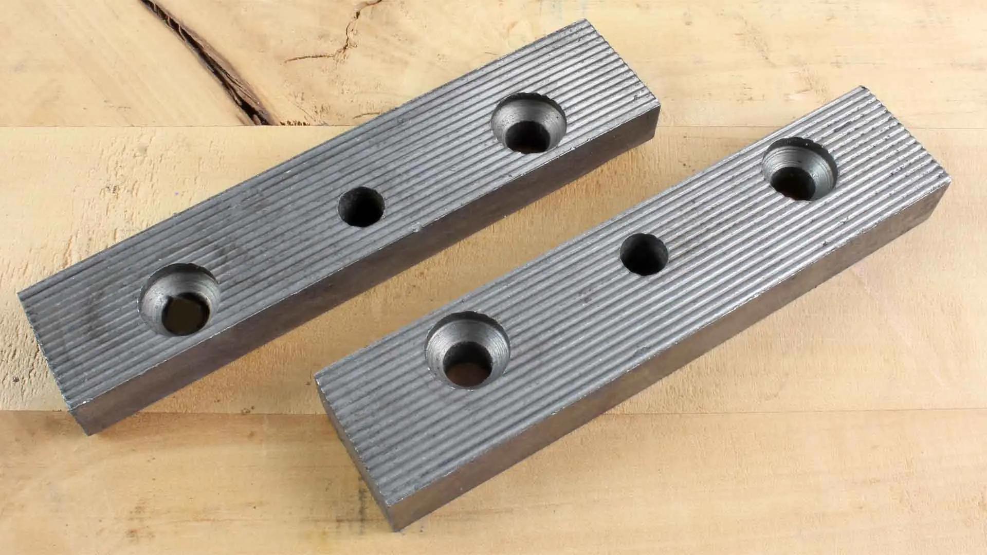 Replacement steel jaws for YORK vise