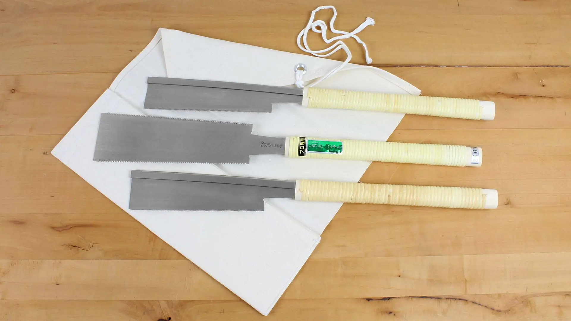 Set Traditional Japanese Saws: Ryoba 312057 Dozuki cross 312060 - Dozuki rip 312061 - Bag 309858